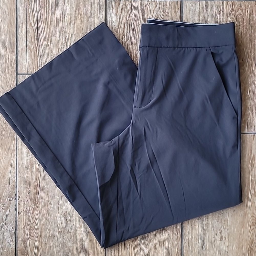 Athleta Tribeca Crop Snap Pant Black SIZE 2 Style 281969
